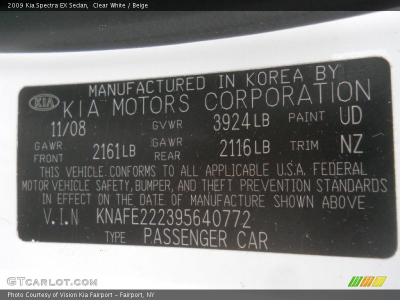 Clear White / Beige 2009 Kia Spectra EX Sedan