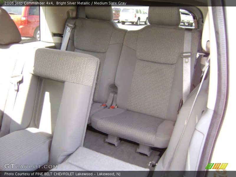 Bright Silver Metallic / Medium Slate Gray 2006 Jeep Commander 4x4