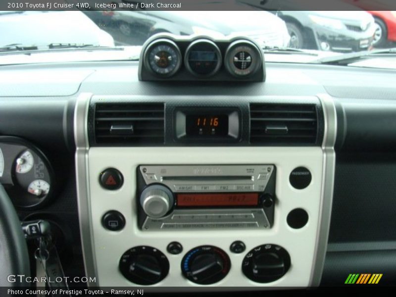 Iceberg White / Dark Charcoal 2010 Toyota FJ Cruiser 4WD