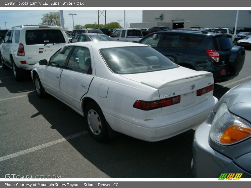 Super White / Oak 1999 Toyota Camry CE