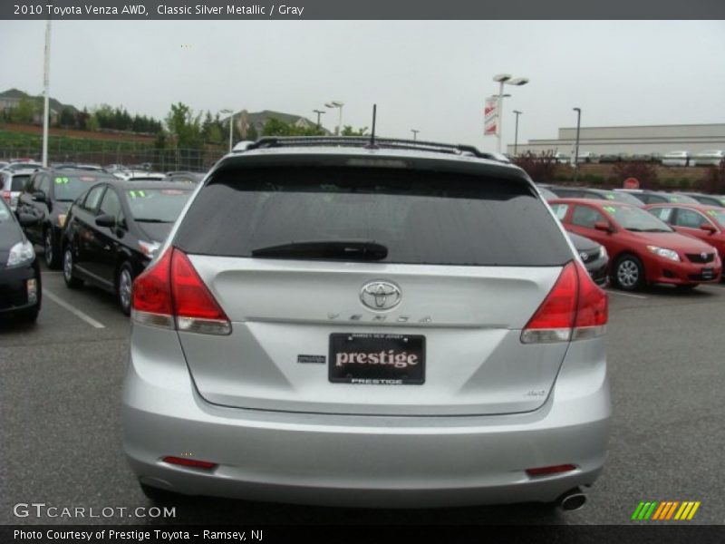 Classic Silver Metallic / Gray 2010 Toyota Venza AWD
