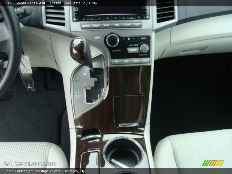 Classic Silver Metallic / Gray 2010 Toyota Venza AWD