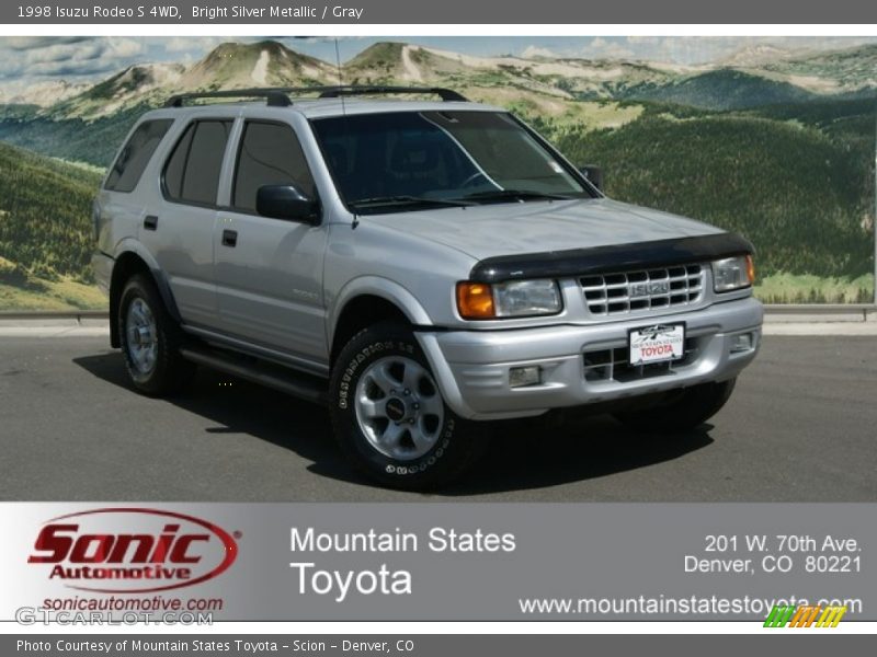Bright Silver Metallic / Gray 1998 Isuzu Rodeo S 4WD