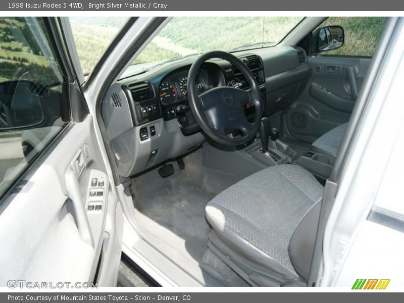 Bright Silver Metallic / Gray 1998 Isuzu Rodeo S 4WD