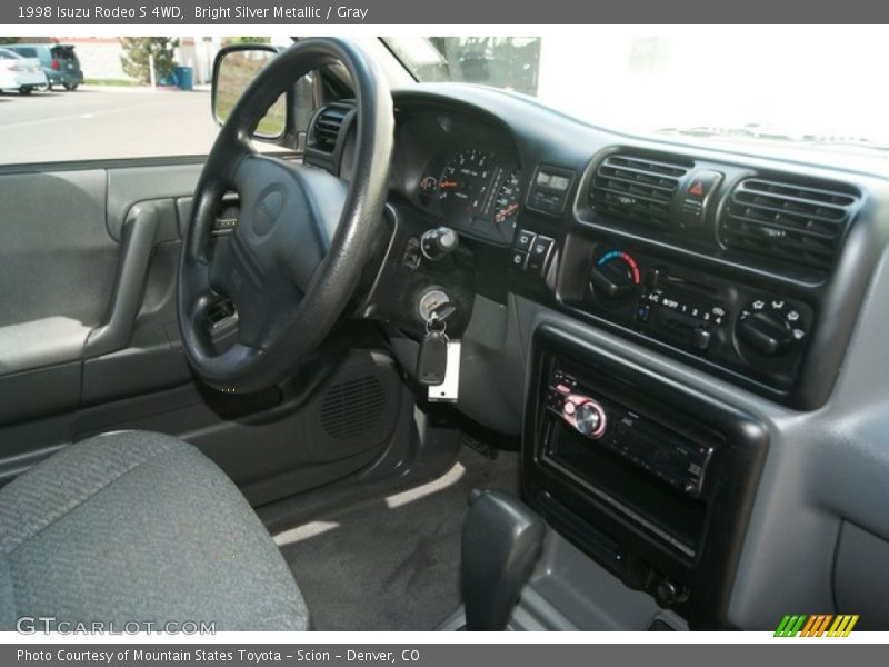 Bright Silver Metallic / Gray 1998 Isuzu Rodeo S 4WD
