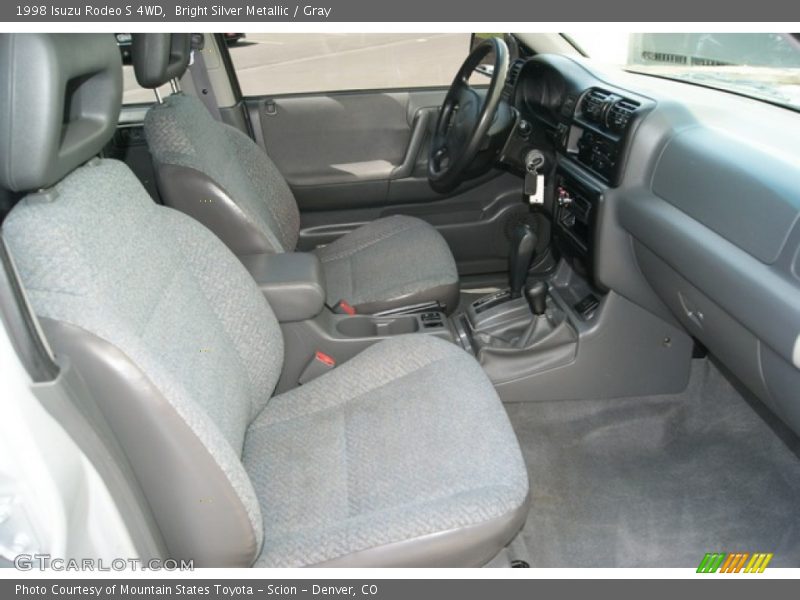 Bright Silver Metallic / Gray 1998 Isuzu Rodeo S 4WD
