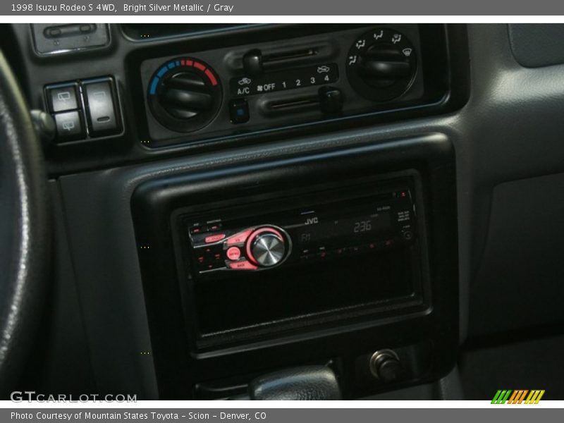 Bright Silver Metallic / Gray 1998 Isuzu Rodeo S 4WD