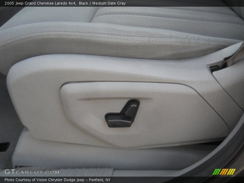 Black / Medium Slate Gray 2005 Jeep Grand Cherokee Laredo 4x4