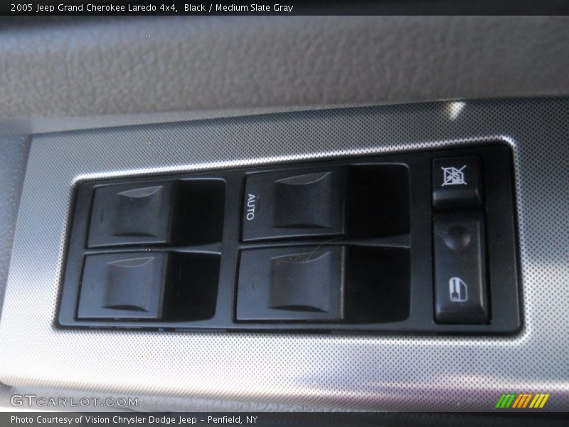 Black / Medium Slate Gray 2005 Jeep Grand Cherokee Laredo 4x4