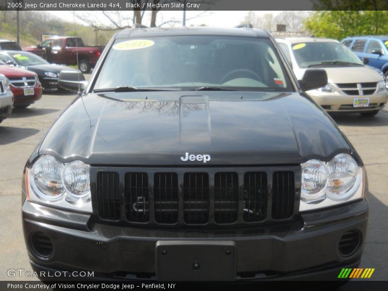Black / Medium Slate Gray 2005 Jeep Grand Cherokee Laredo 4x4
