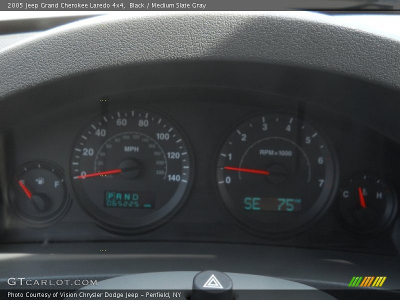 Black / Medium Slate Gray 2005 Jeep Grand Cherokee Laredo 4x4