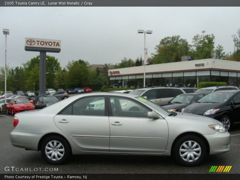 Lunar Mist Metallic / Gray 2005 Toyota Camry LE