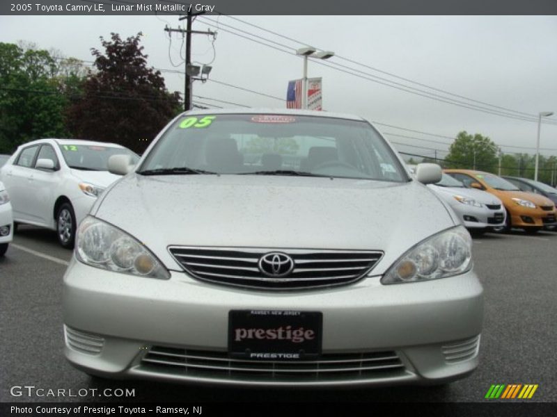 Lunar Mist Metallic / Gray 2005 Toyota Camry LE