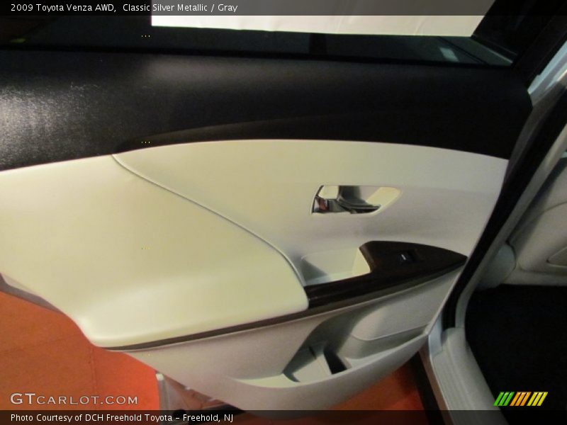 Classic Silver Metallic / Gray 2009 Toyota Venza AWD