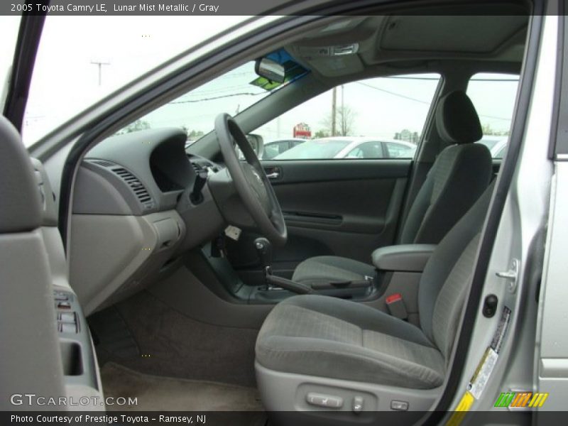 Lunar Mist Metallic / Gray 2005 Toyota Camry LE