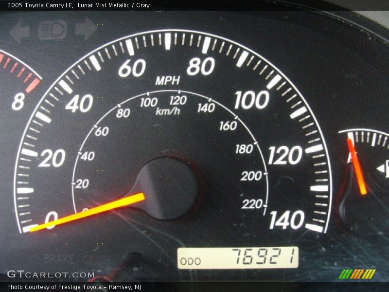 Lunar Mist Metallic / Gray 2005 Toyota Camry LE