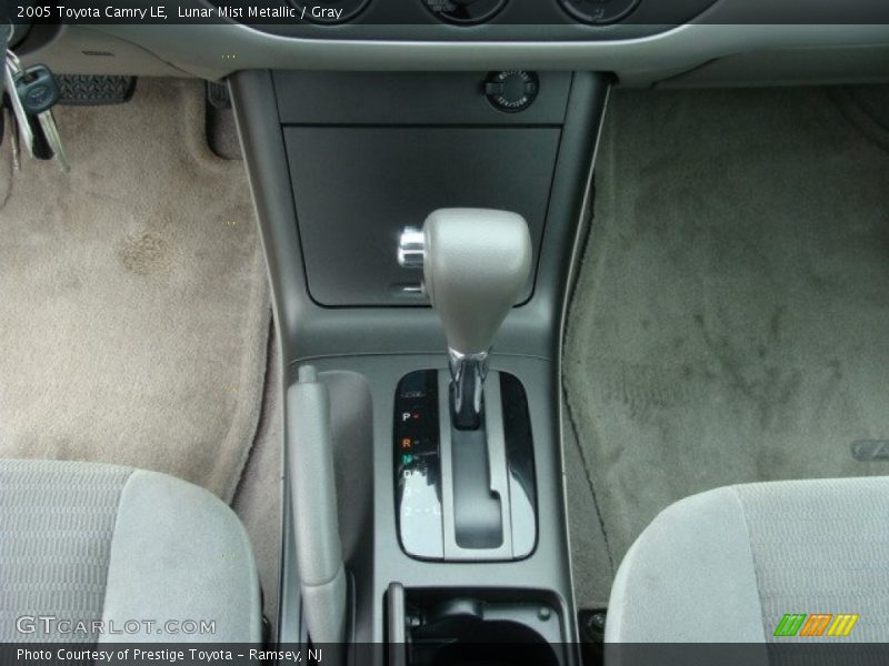 Lunar Mist Metallic / Gray 2005 Toyota Camry LE