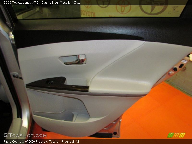 Classic Silver Metallic / Gray 2009 Toyota Venza AWD