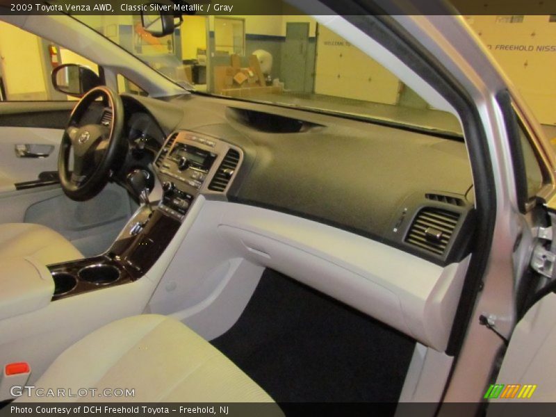 Classic Silver Metallic / Gray 2009 Toyota Venza AWD