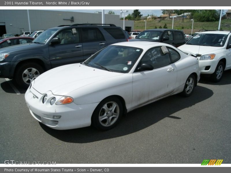 Nordic White / Black/Gray 2001 Hyundai Tiburon