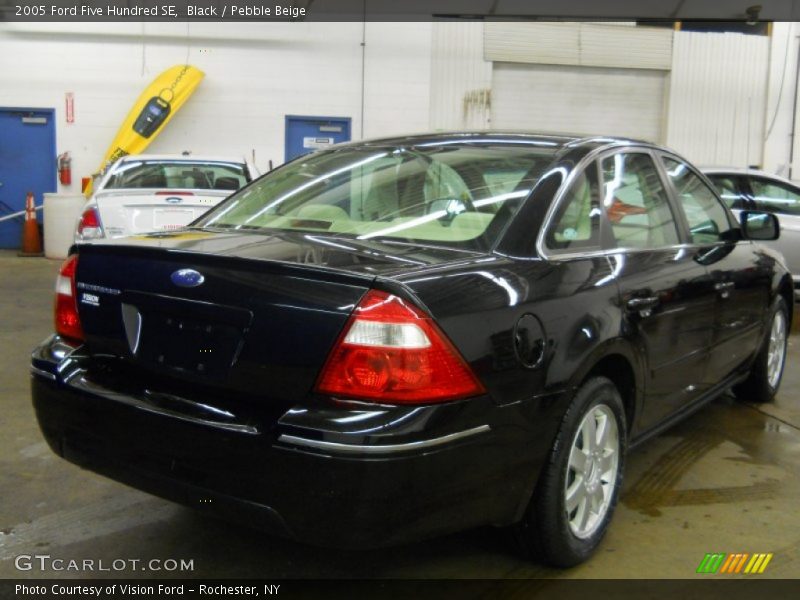 Black / Pebble Beige 2005 Ford Five Hundred SE