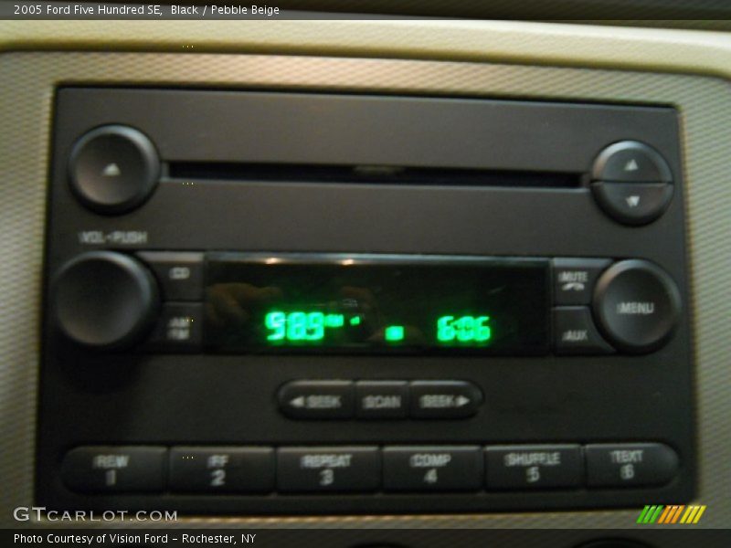 Black / Pebble Beige 2005 Ford Five Hundred SE