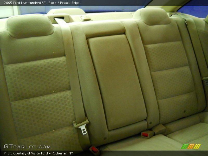 Black / Pebble Beige 2005 Ford Five Hundred SE