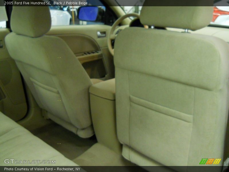 Black / Pebble Beige 2005 Ford Five Hundred SE