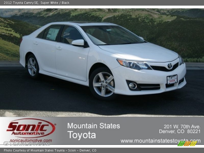 Super White / Black 2012 Toyota Camry SE