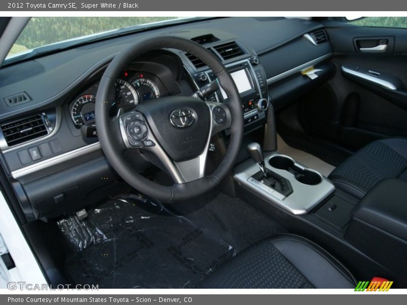 Super White / Black 2012 Toyota Camry SE