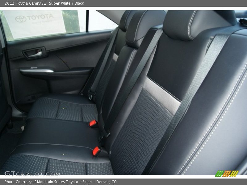 Super White / Black 2012 Toyota Camry SE