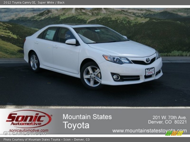 Super White / Black 2012 Toyota Camry SE
