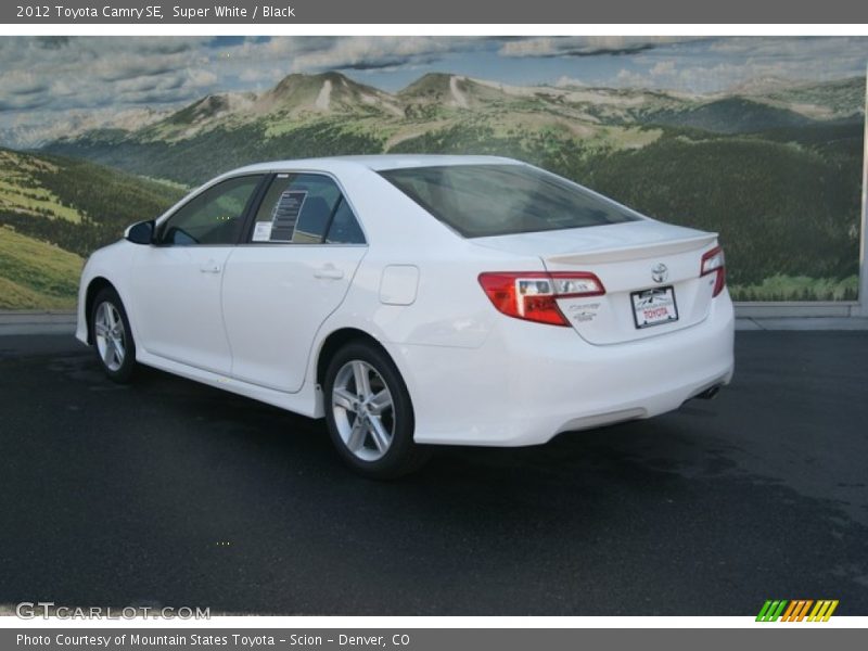 Super White / Black 2012 Toyota Camry SE