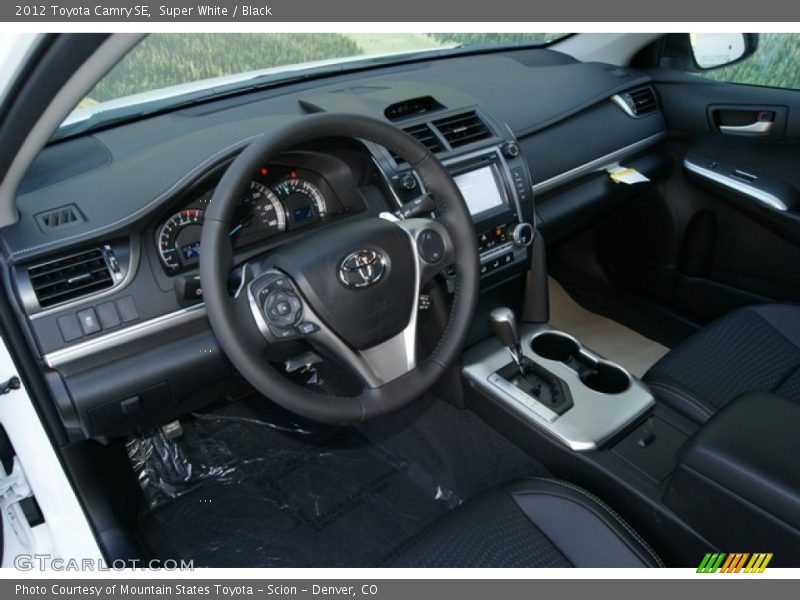 Super White / Black 2012 Toyota Camry SE