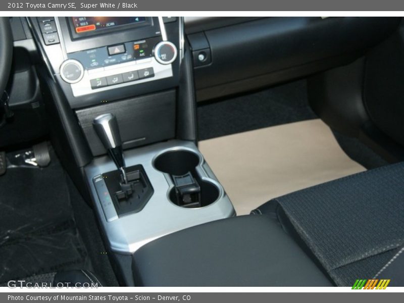 Super White / Black 2012 Toyota Camry SE