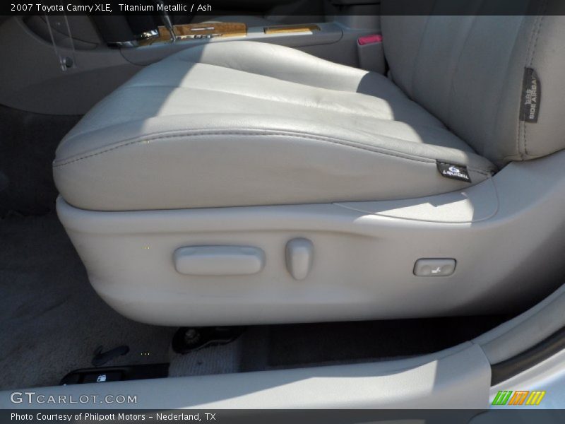 Titanium Metallic / Ash 2007 Toyota Camry XLE