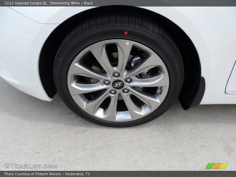 Shimmering White / Black 2013 Hyundai Sonata SE