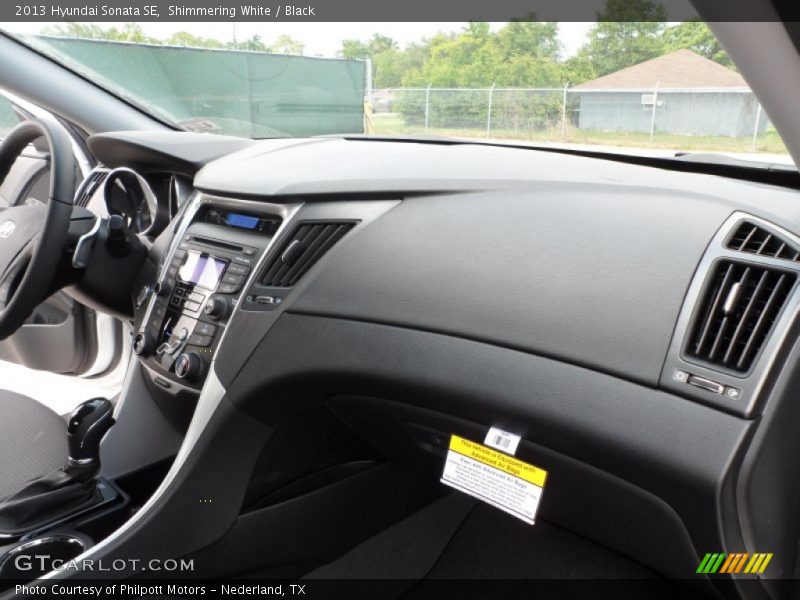 Shimmering White / Black 2013 Hyundai Sonata SE