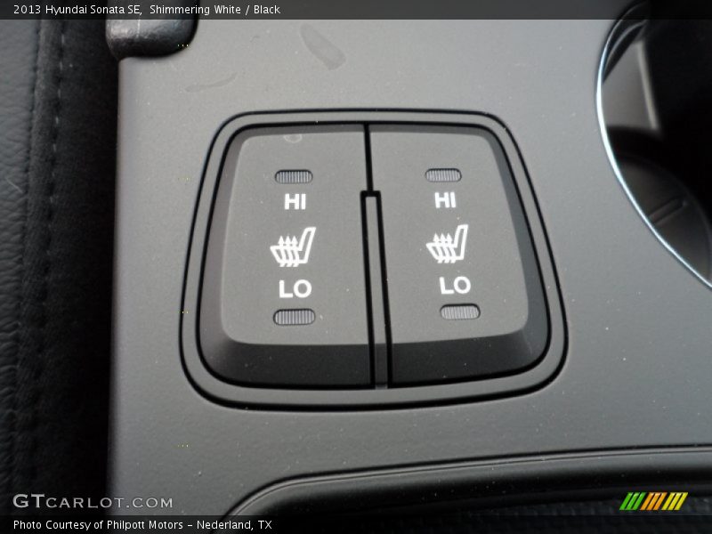 Shimmering White / Black 2013 Hyundai Sonata SE