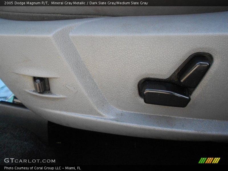 Mineral Gray Metallic / Dark Slate Gray/Medium Slate Gray 2005 Dodge Magnum R/T