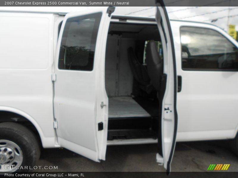 Summit White / Neutral 2007 Chevrolet Express 2500 Commercial Van