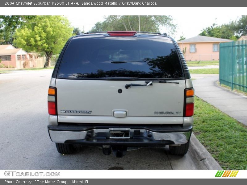 Sandalwood Metallic / Gray/Dark Charcoal 2004 Chevrolet Suburban K2500 LT 4x4
