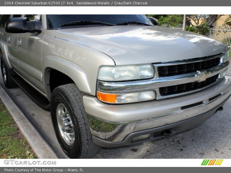 Sandalwood Metallic / Gray/Dark Charcoal 2004 Chevrolet Suburban K2500 LT 4x4