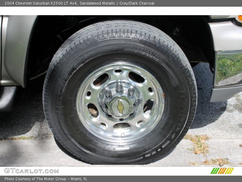 Sandalwood Metallic / Gray/Dark Charcoal 2004 Chevrolet Suburban K2500 LT 4x4