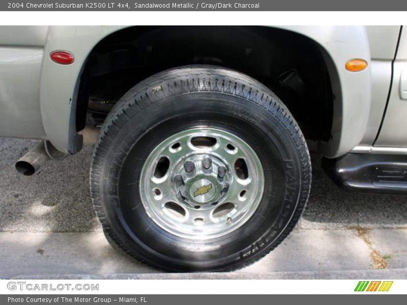 Sandalwood Metallic / Gray/Dark Charcoal 2004 Chevrolet Suburban K2500 LT 4x4