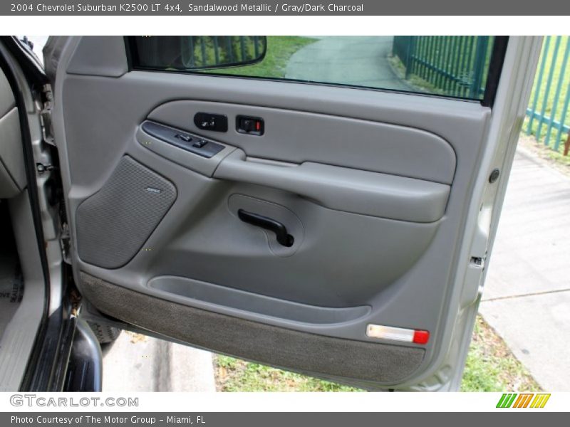 Sandalwood Metallic / Gray/Dark Charcoal 2004 Chevrolet Suburban K2500 LT 4x4