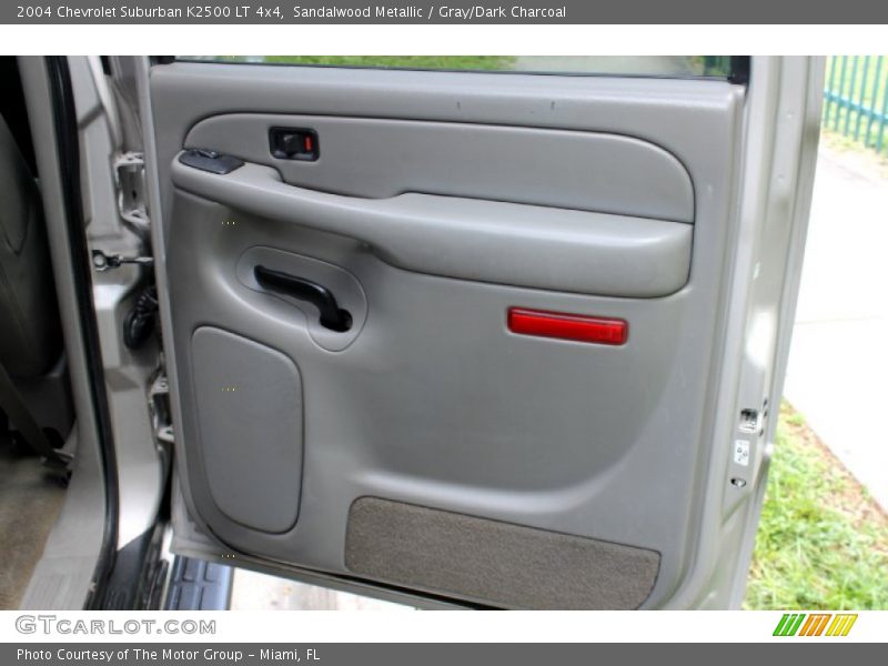 Sandalwood Metallic / Gray/Dark Charcoal 2004 Chevrolet Suburban K2500 LT 4x4