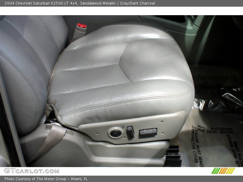 Sandalwood Metallic / Gray/Dark Charcoal 2004 Chevrolet Suburban K2500 LT 4x4