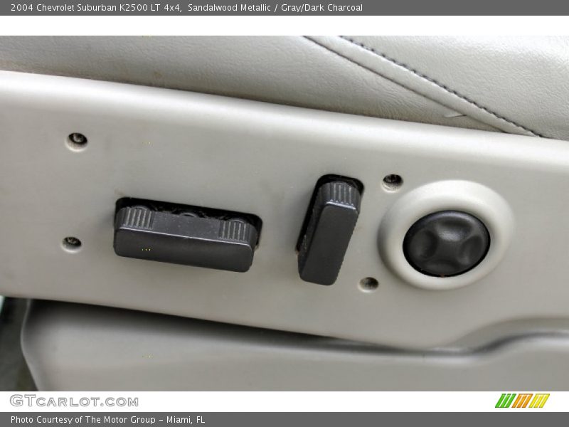 Sandalwood Metallic / Gray/Dark Charcoal 2004 Chevrolet Suburban K2500 LT 4x4