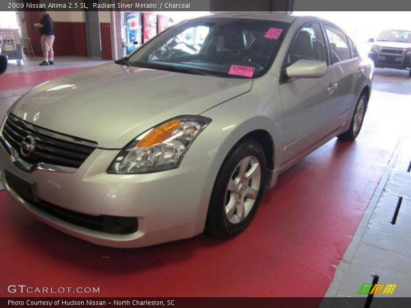 Radiant Silver Metallic / Charcoal 2009 Nissan Altima 2.5 SL